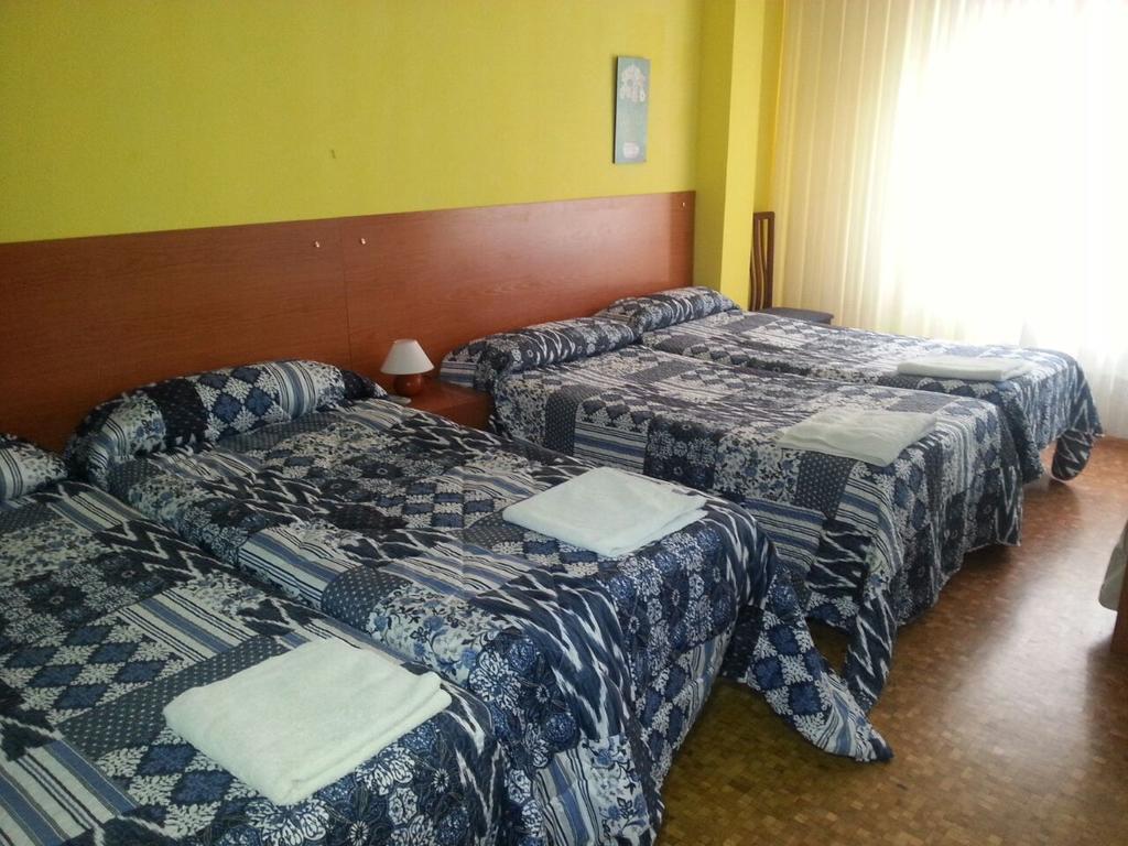 Pension Cinco Villas Logroño Rum bild